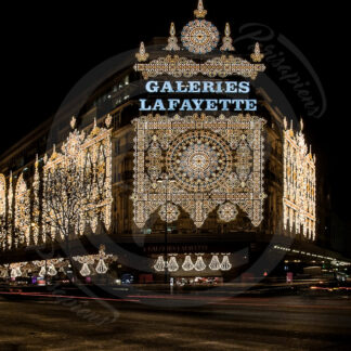 Photo Pose-Longue Reportage des galeries Lafayette illuminées de décorations de Noël